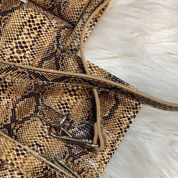 VTG  | Sondra Robert's Snakeskin Print Clutch Handbag - Picture 6 of 16